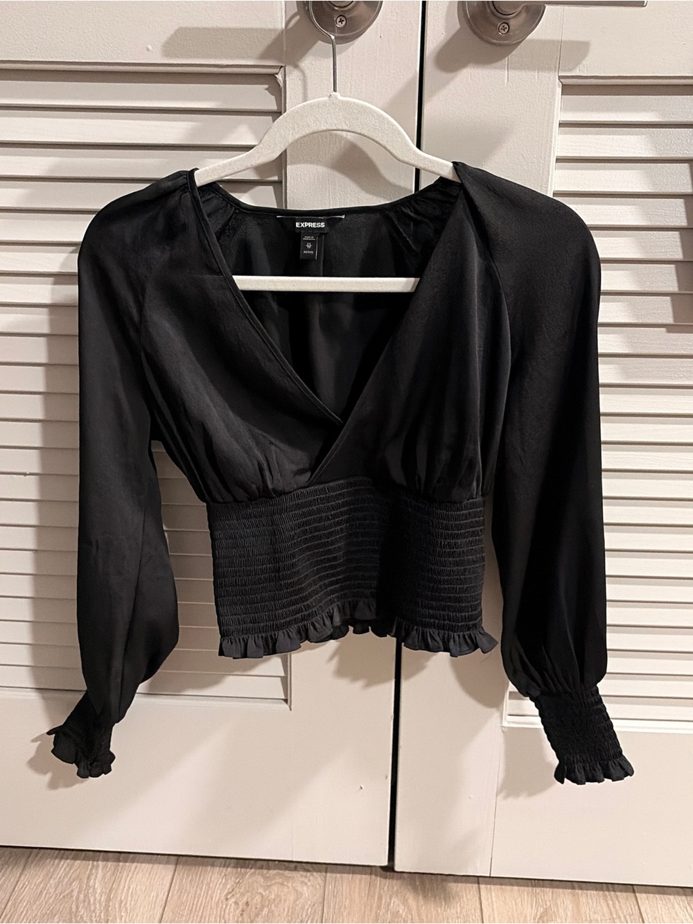 Express V-Neck Smocked Waist Long Sleeve Blouse Black Small